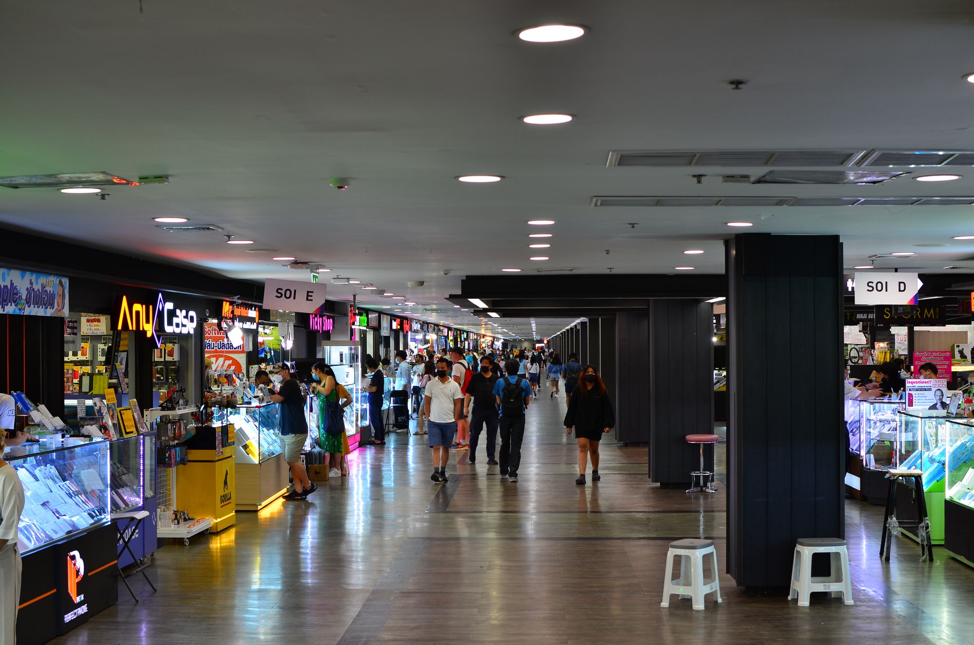 Looking down from one end of the MBK Center mall toward the other end